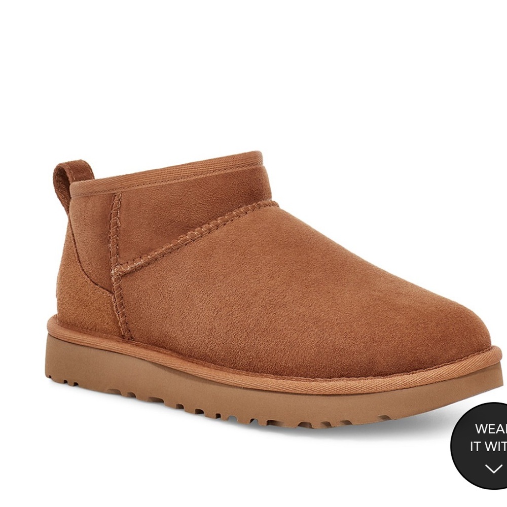 UGG Women's Classic Ultra Mini Shearling Booties
NWT size 7 color chestnut